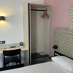ホテル Nord Aeroport ペルピニャン