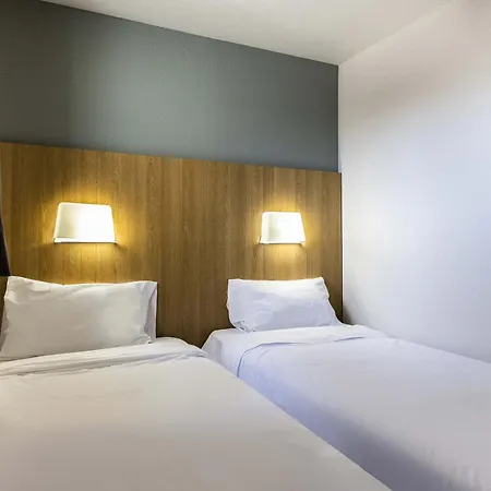 Nord Aeroport 호텔 2*