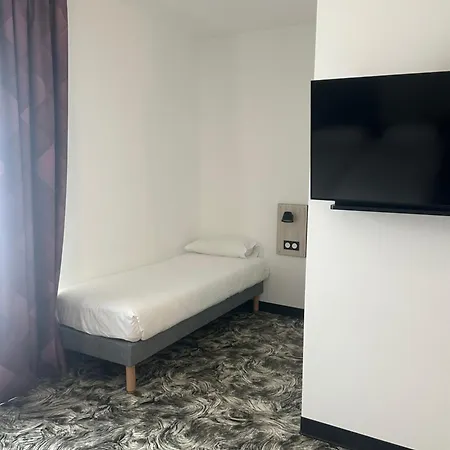 Nord Aeroport 酒店 佩皮尼昂