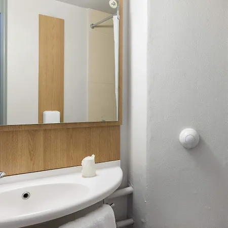 B&B Hotel Perpignan Nord Aeroport 2*